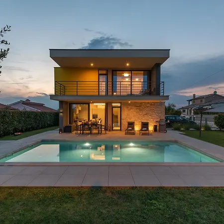 In Mit Grossem Pool Holiday home *