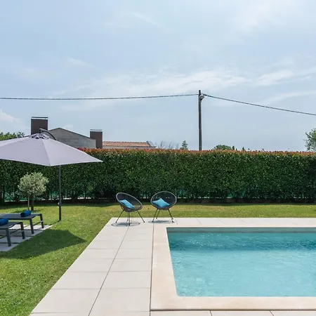 In Mit Grossem Pool Holiday home