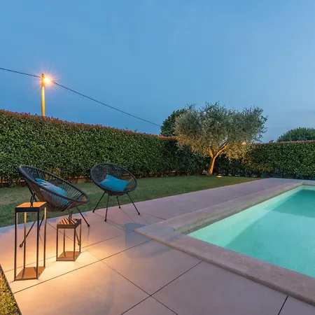 In Mit Grossem Pool Holiday home Dracevac