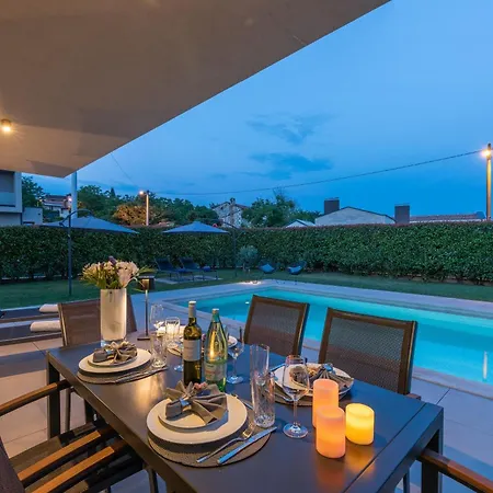 Holiday home In Mit Grossem Pool *