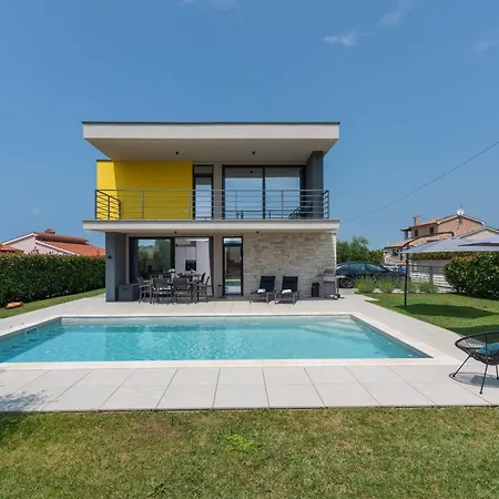 Σπίτι διακοπών In Mit Grossem Pool Dračevac